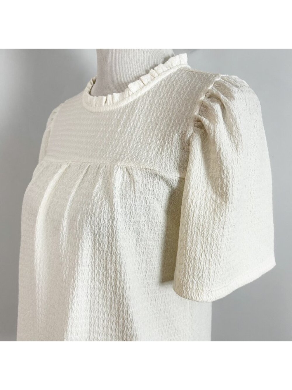 Loft Ivory Crinkle Stretch Babydoll Swing Top Classic Spring Feminine Size Small